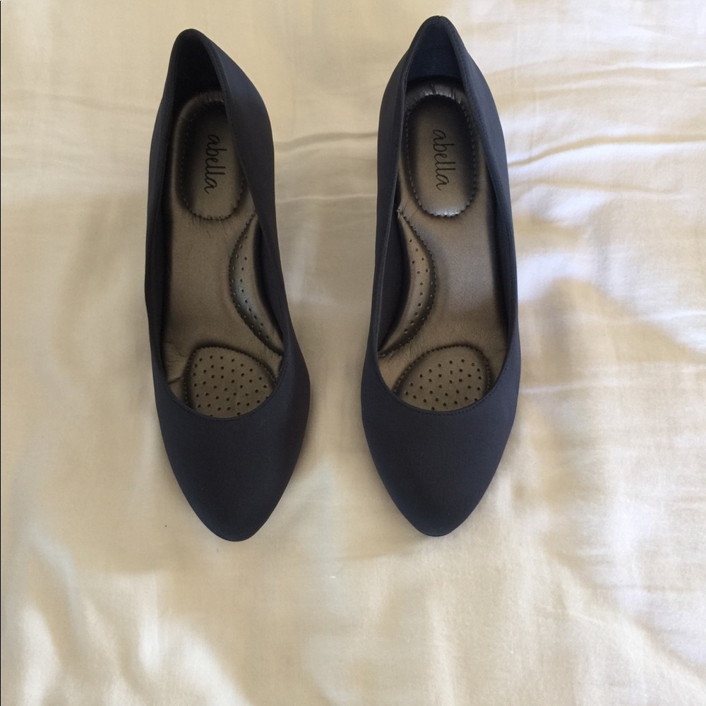 Navy blue pumps